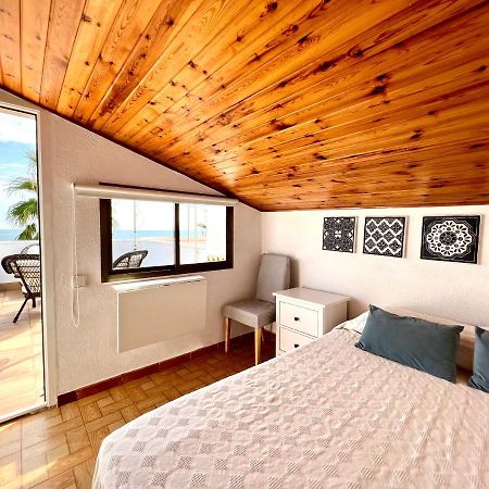 House In Front Of The Beach With Sea View 坎布里尔斯 外观 照片
