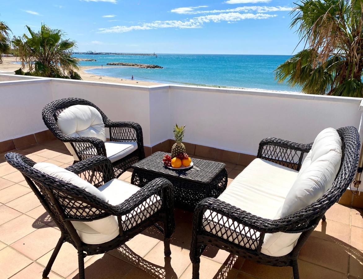 House In Front Of The Beach With Sea View 坎布里尔斯 外观 照片