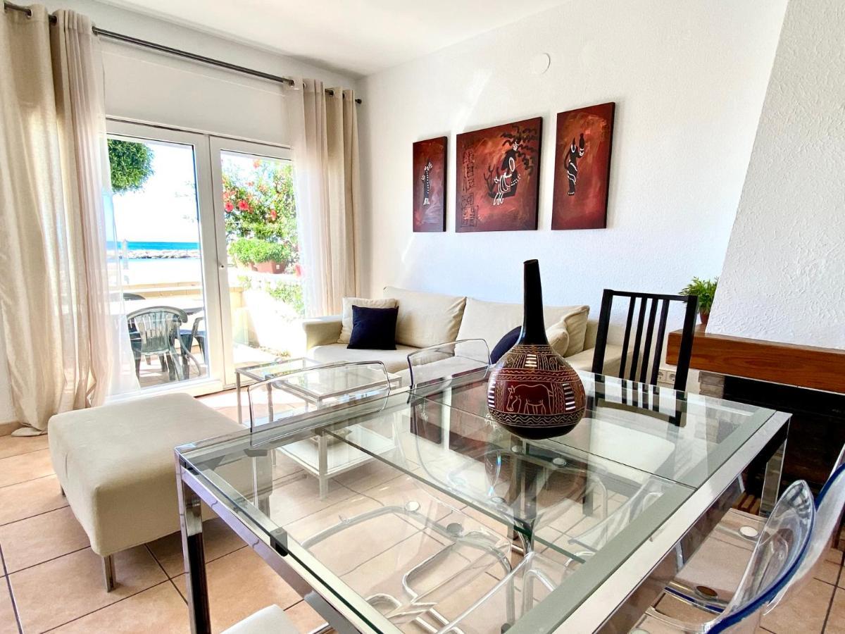 House In Front Of The Beach With Sea View 坎布里尔斯 外观 照片